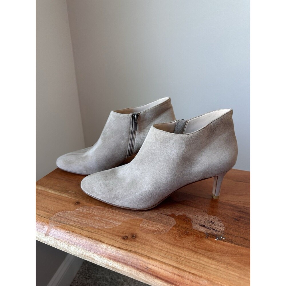 Pelle Moda Mushroom Gray Taupe Suede Ankle Booties Low Heel Size 9 Pointed Toe
